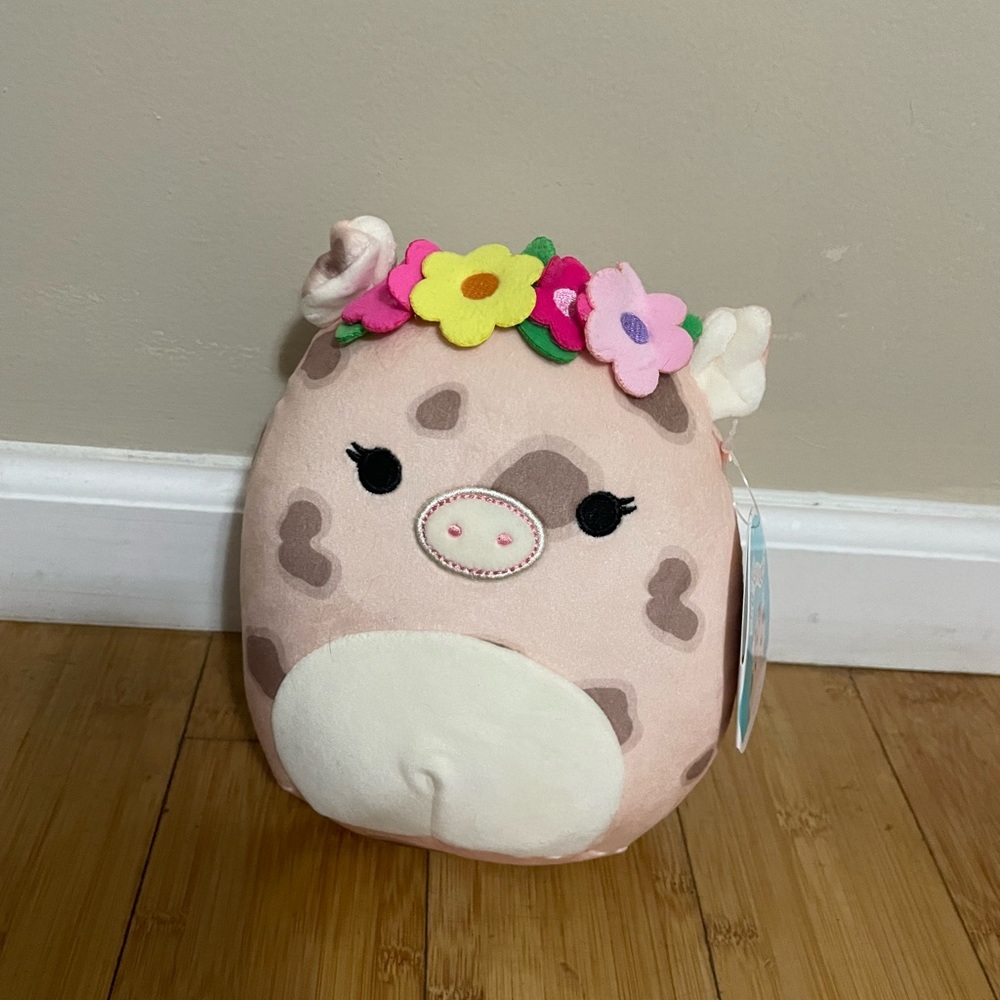 Aquitaine cow squishmallow